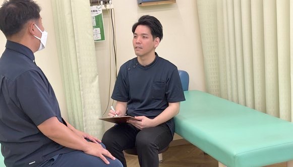 問診でお悩みを伺う様子